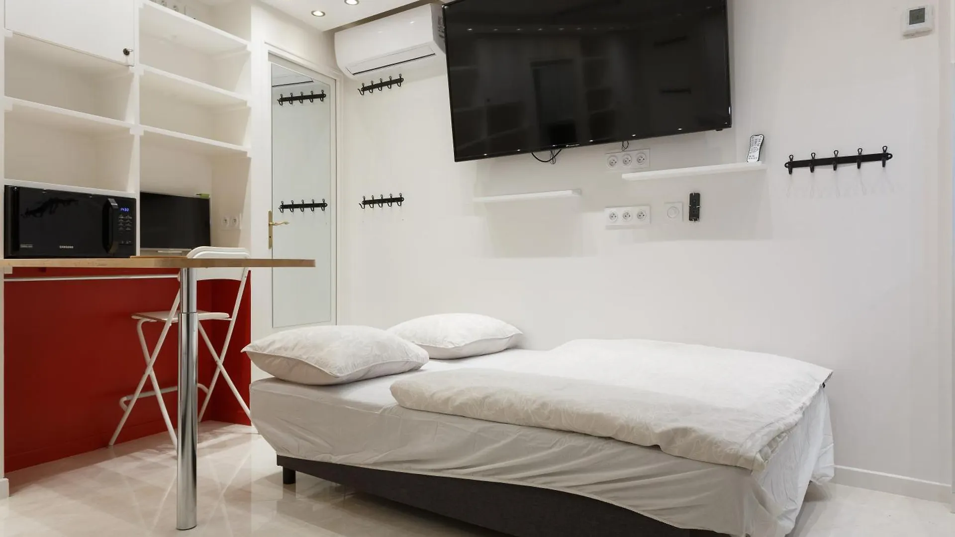 Bed & Breakfast Appartement Petits Champs Paris France